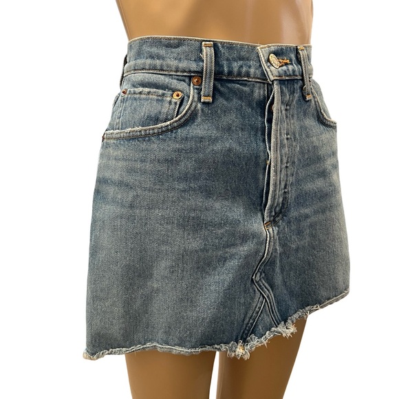 Adorable Aritzia denim mini - Picture 4 of 7